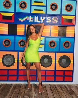 Claudia Jordan feet photo thumbnail