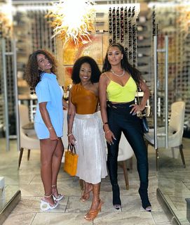 Claudia Jordan feet photo thumbnail