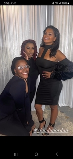 Claudia Jordan feet photo thumbnail