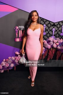 Claudia Jordan feet photo thumbnail