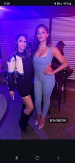 Claudia Jordan feet photo thumbnail