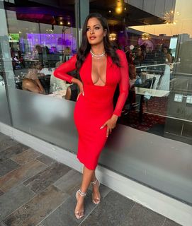 Claudia Jordan feet photo thumbnail