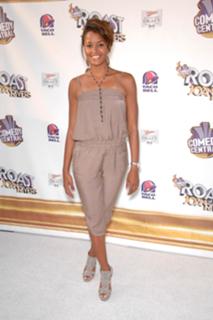 Claudia Jordan feet photo thumbnail