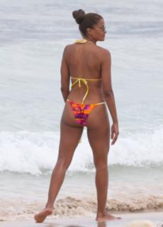 Claudia Jordan feet photo thumbnail