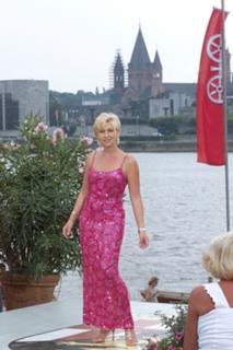 Claudia Jung feet photo 3