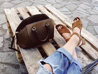 Claudia Lagona feet photo 9