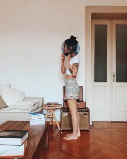 Claudia Lagona feet photo 2
