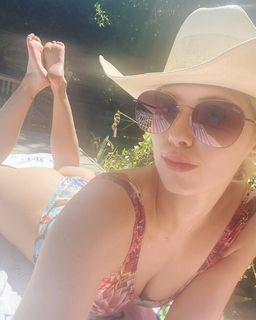 Claudia Lee feet photo 7