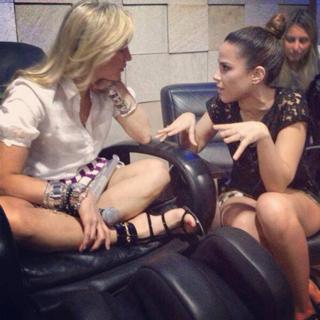 Claudia Leitte feet photo thumbnail