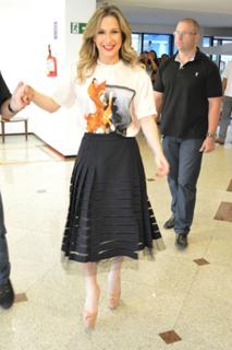 Claudia Leitte feet photo thumbnail