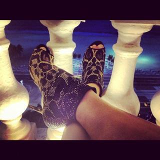 Claudia Leitte feet photo thumbnail