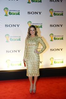 Claudia Leitte feet photo thumbnail
