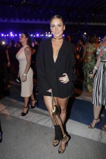Claudia Leitte feet photo thumbnail