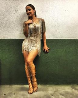 Claudia Leitte feet photo thumbnail