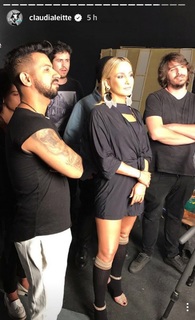 Claudia Leitte feet photo thumbnail