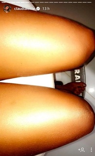 Claudia Leitte feet photo thumbnail