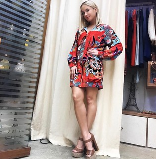 Claudia Leitte feet photo thumbnail