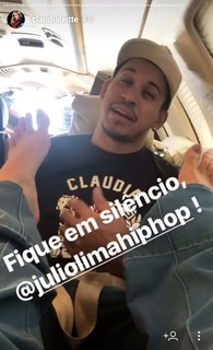 Claudia Leitte feet photo thumbnail