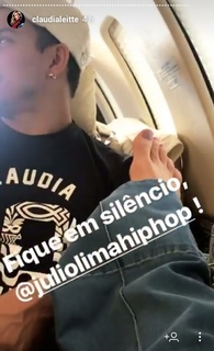 Claudia Leitte feet photo thumbnail