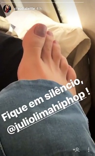 Claudia Leitte feet photo thumbnail