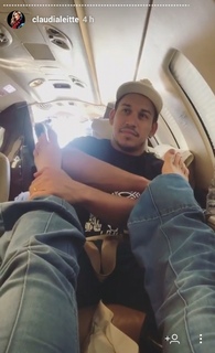 Claudia Leitte feet photo thumbnail
