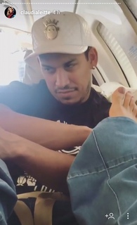 Claudia Leitte feet photo thumbnail