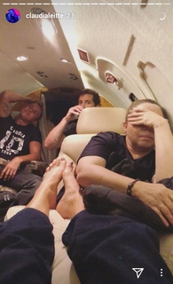 Claudia Leitte feet photo thumbnail