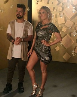 Claudia Leitte feet photo thumbnail