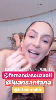 Claudia Leitte feet photo thumbnail
