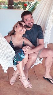 Claudia Leitte feet photo thumbnail