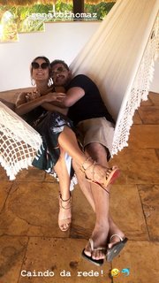 Claudia Leitte feet photo thumbnail