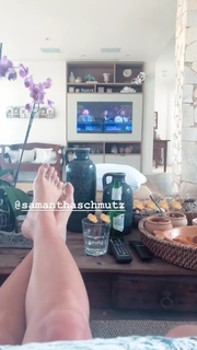 Claudia Leitte feet photo thumbnail