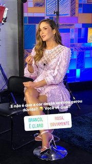 Claudia Leitte feet photo thumbnail