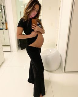 Claudia Leitte feet photo thumbnail