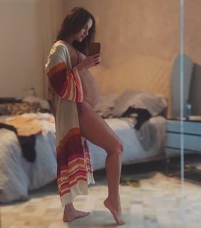 Claudia Leitte feet photo thumbnail