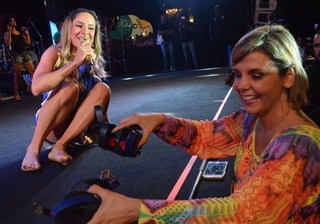 Claudia Leitte feet photo thumbnail