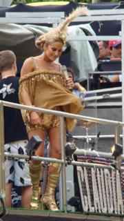 Claudia Leitte feet photo thumbnail