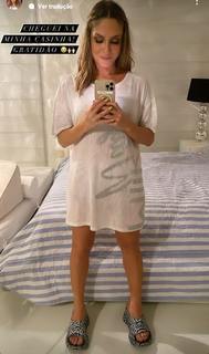 Claudia Leitte feet photo thumbnail