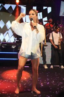 Claudia Leitte feet photo thumbnail