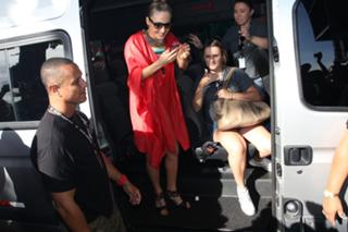Claudia Leitte feet photo thumbnail
