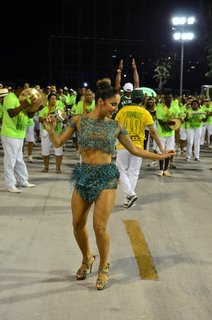 Claudia Leitte feet photo thumbnail