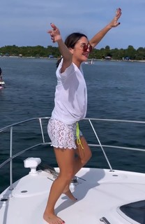 Claudia Leitte feet photo thumbnail