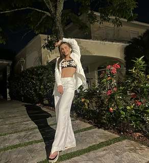 Claudia Leitte feet photo thumbnail
