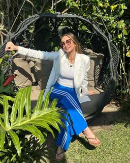 Claudia Leitte feet photo thumbnail