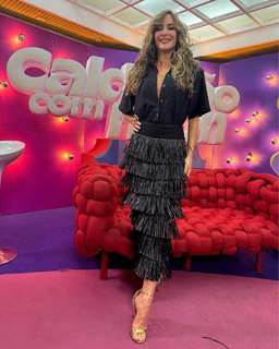Claudia Leitte feet photo thumbnail
