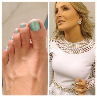 Claudia Leitte feet photo thumbnail