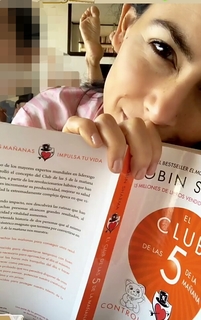 Claudia Lizaldi feet photo thumbnail