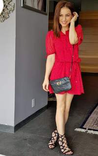 Claudia Lizaldi feet photo thumbnail