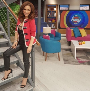 Claudia Lizaldi feet photo thumbnail