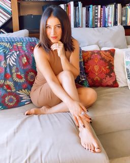 Claudia Lizaldi feet photo thumbnail